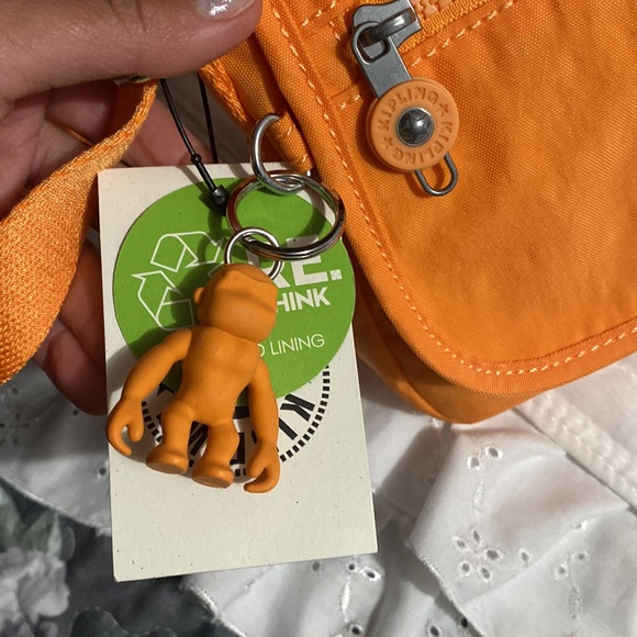 Kipling orange purse - Picture 3 of 8